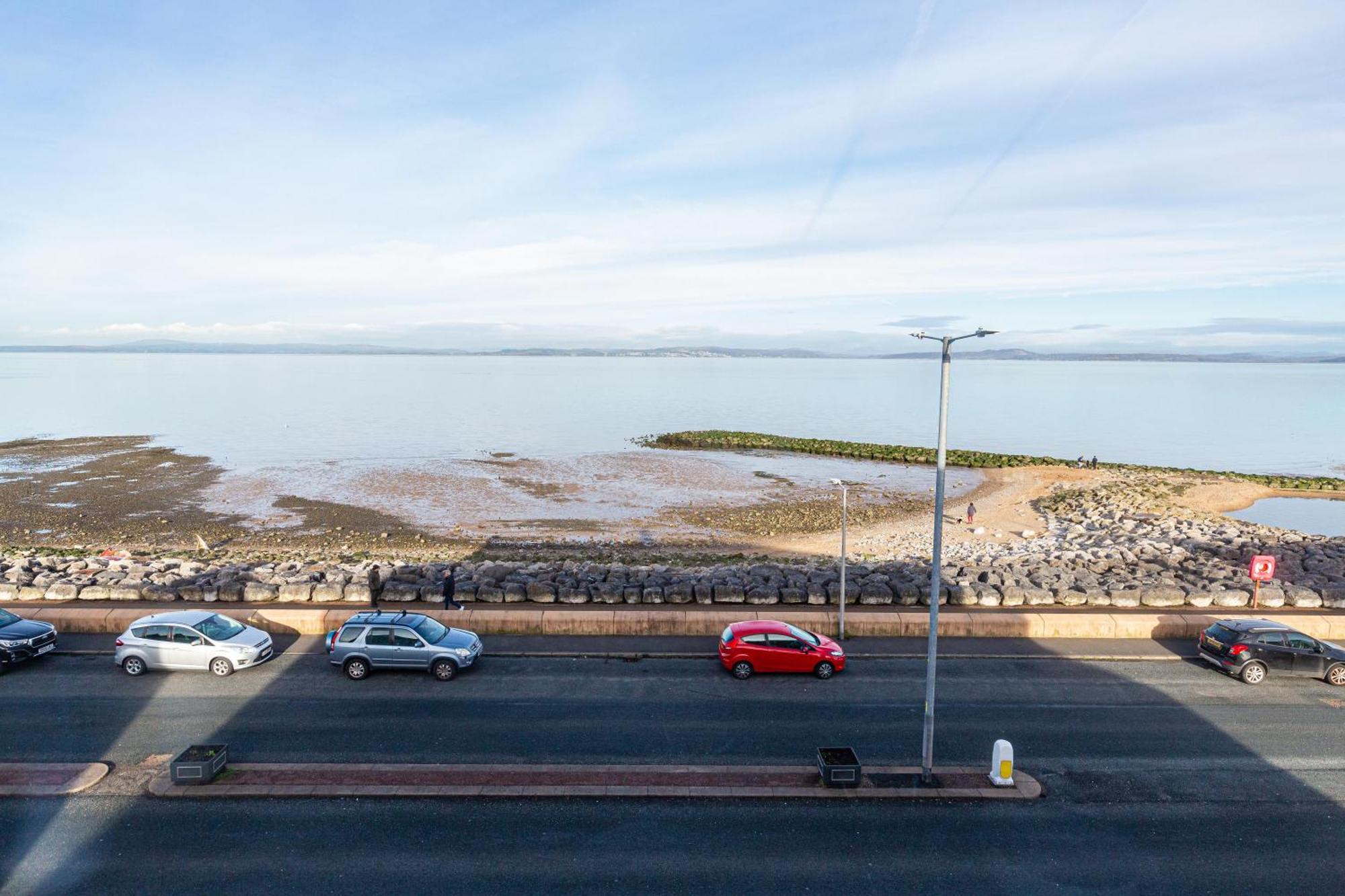 Seafront Apartment - Sleeps 6 - Gateway To The Lake District - Brand New Morecambe Exteriér fotografie